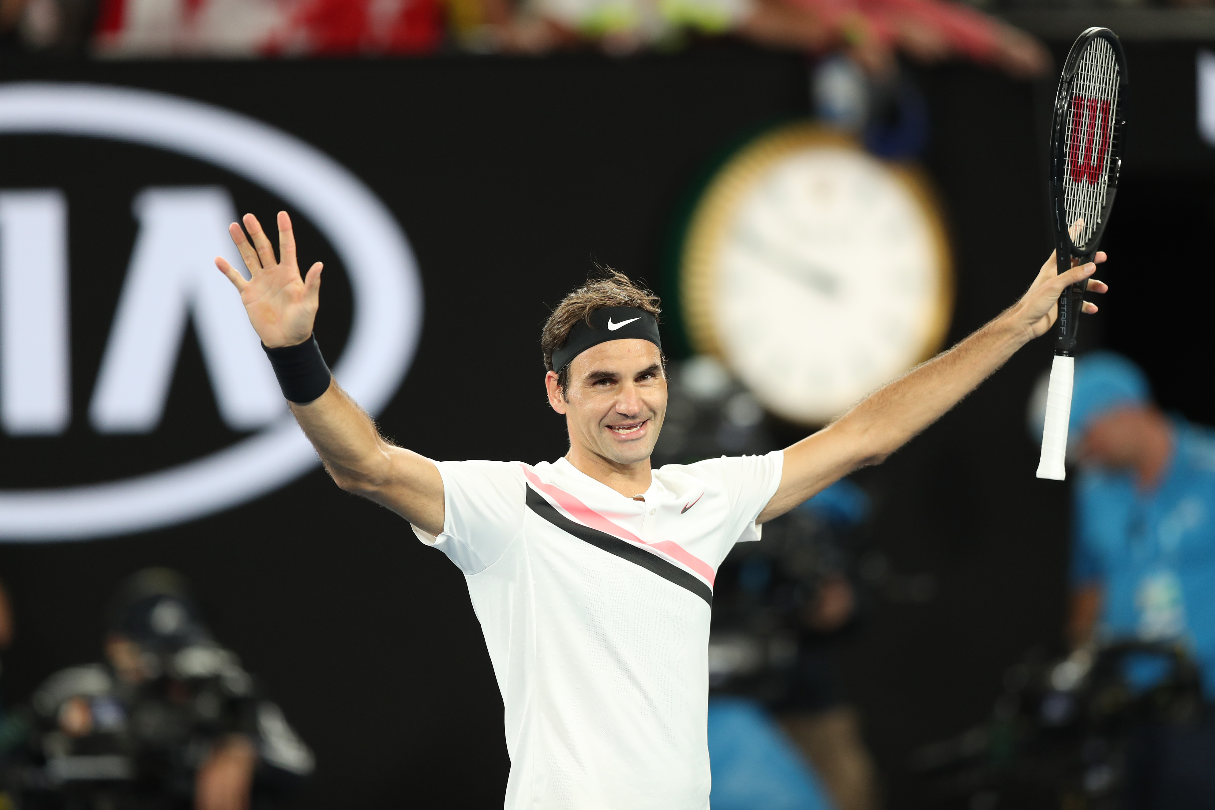 包含澳大利亚网球队完胜欧洲网球队，费德勒绝境逆转的词条