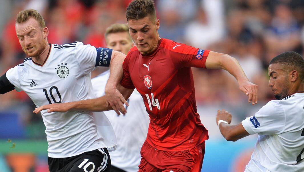 勒沃库森鏖战尤文，科瓦契奇三分雨点燃全场的简单介绍