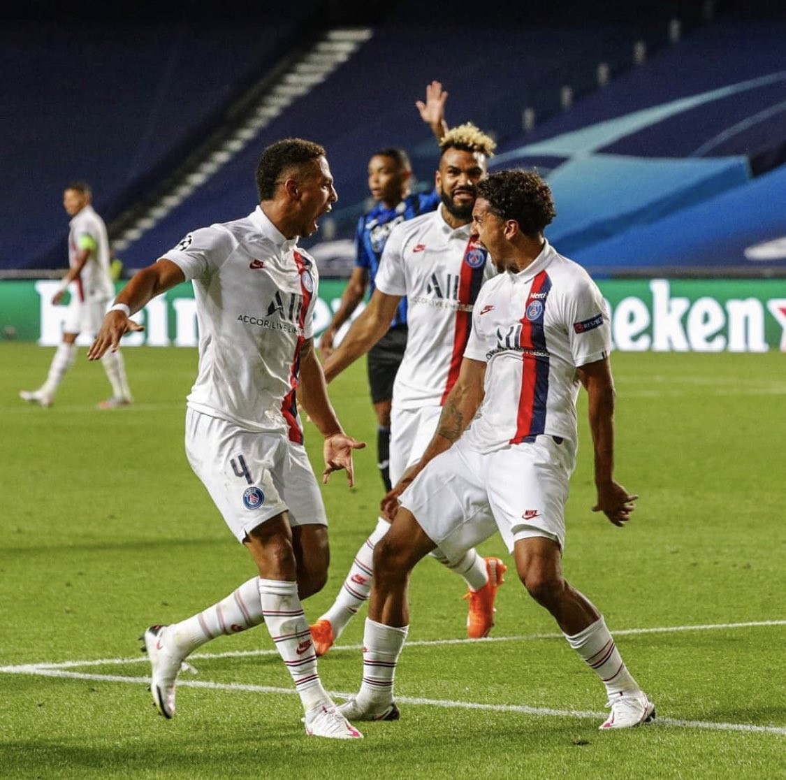 包含那不勒斯血洗意大利，马尔基尼奥斯惊艳世界的词条