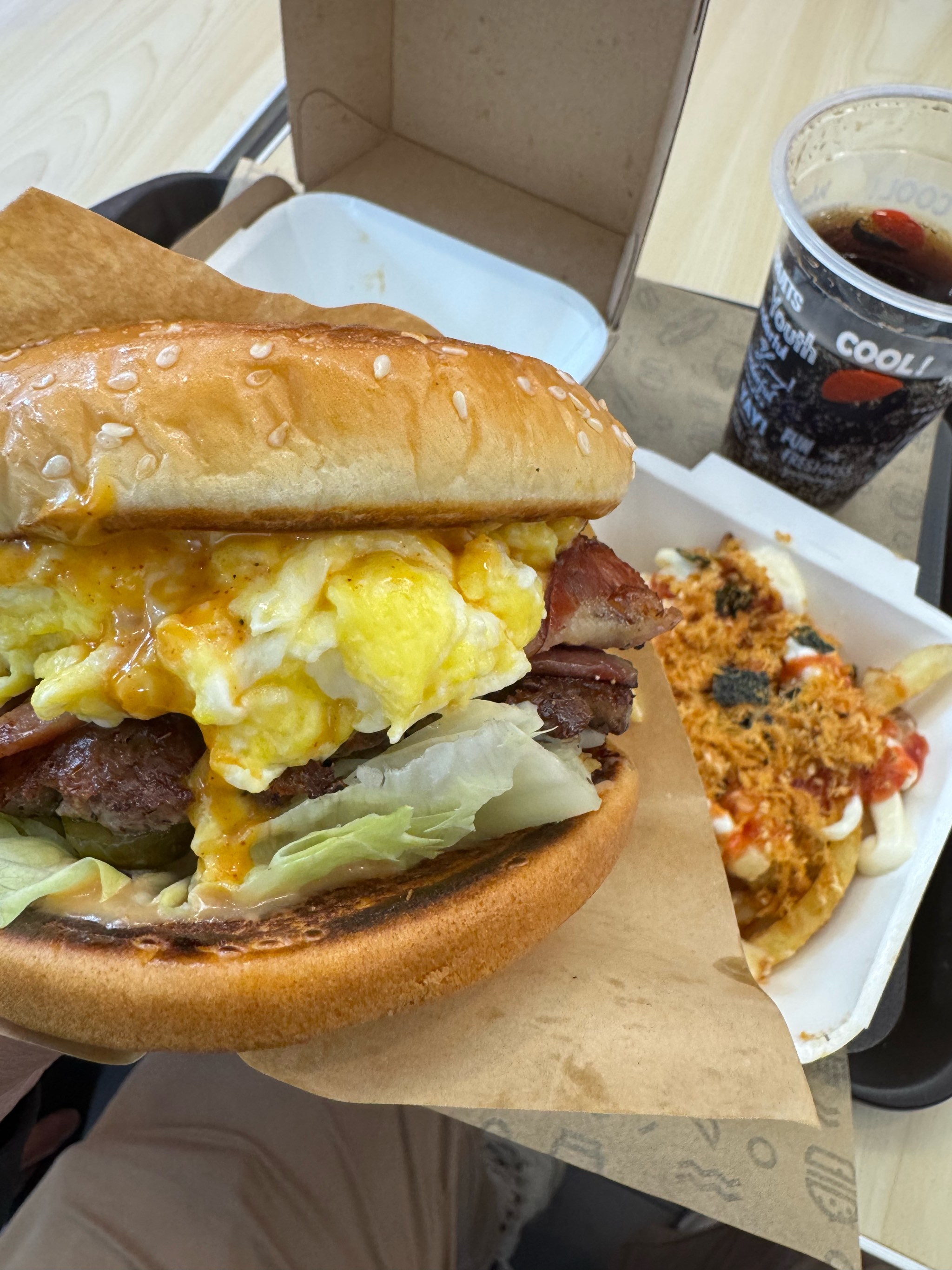 汉堡SV苦战逼平对手，难舍难分