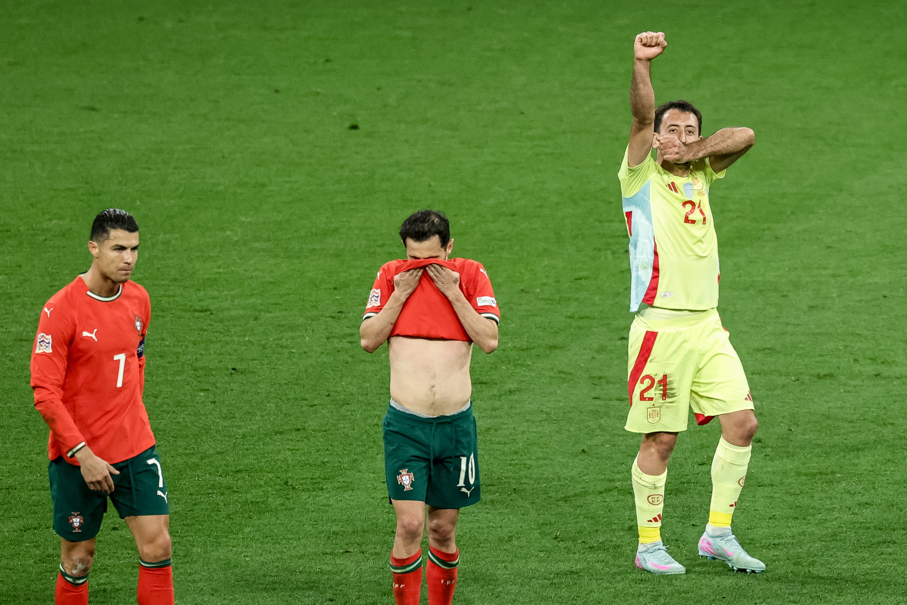 包含平民队在欧国联附加赛中取得胜利的词条