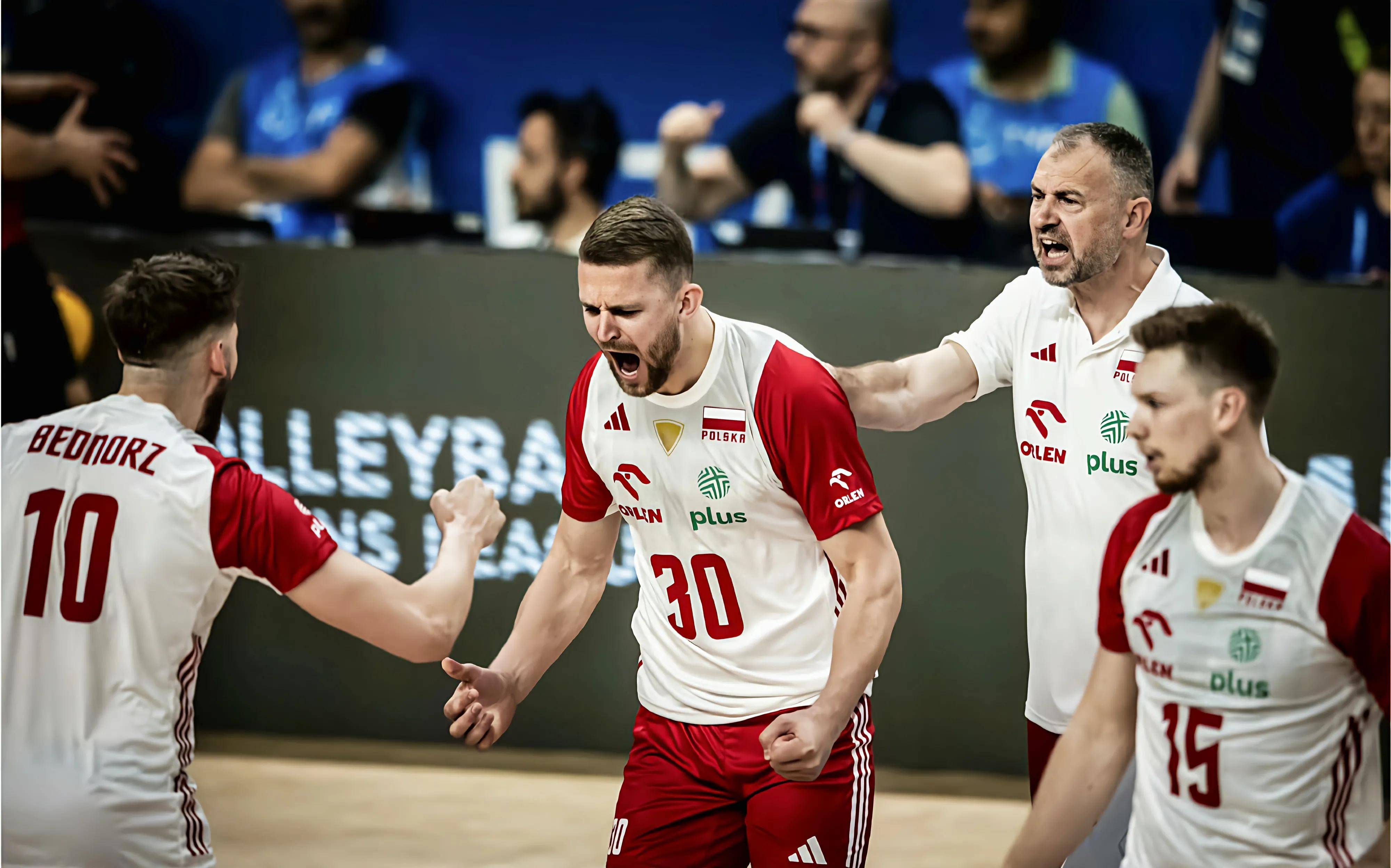 关于意大利战胜保加利亚，稳居小组第一的信息