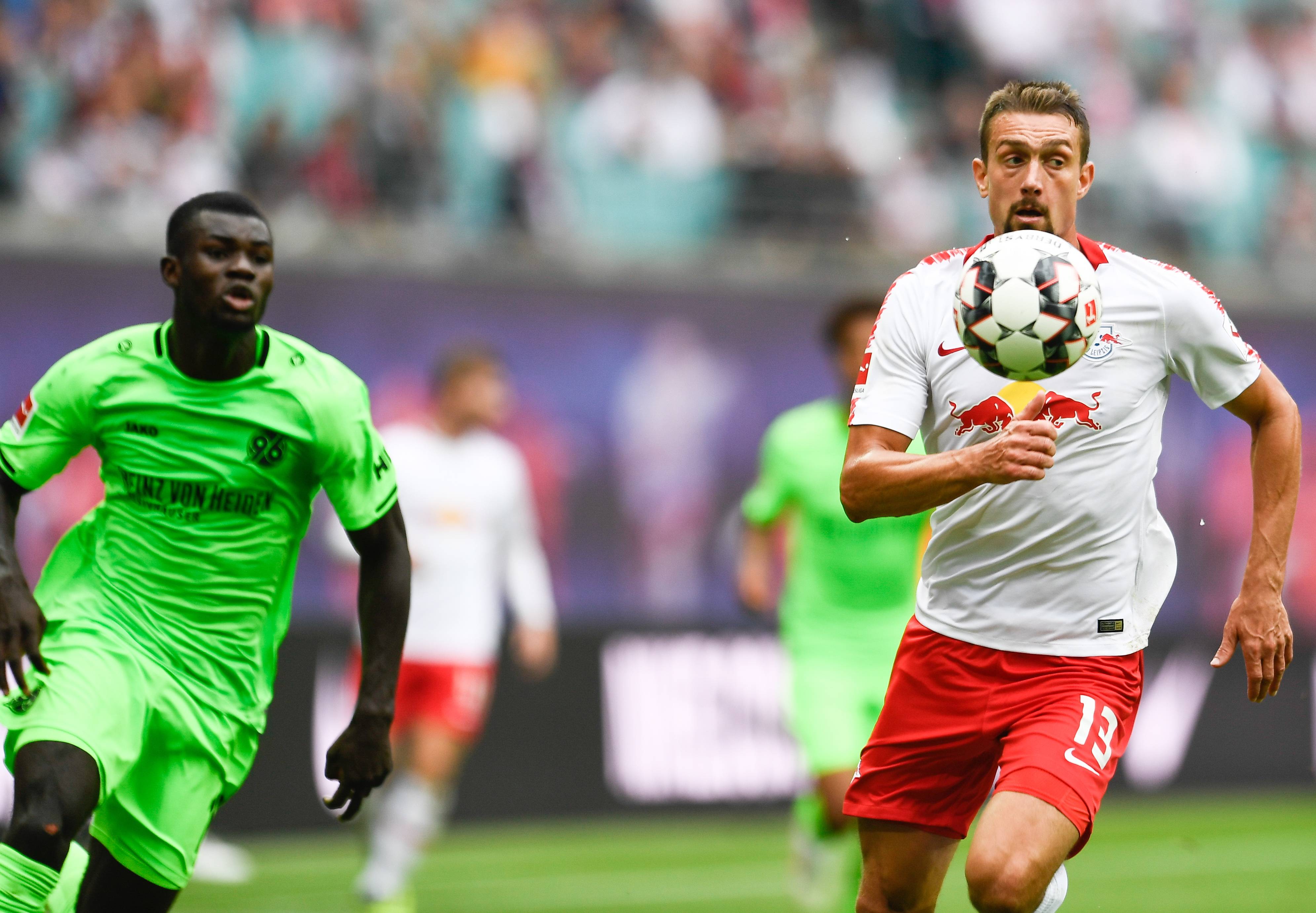 汉诺威96队主场不敌劲旅，遗憾失利的简单介绍