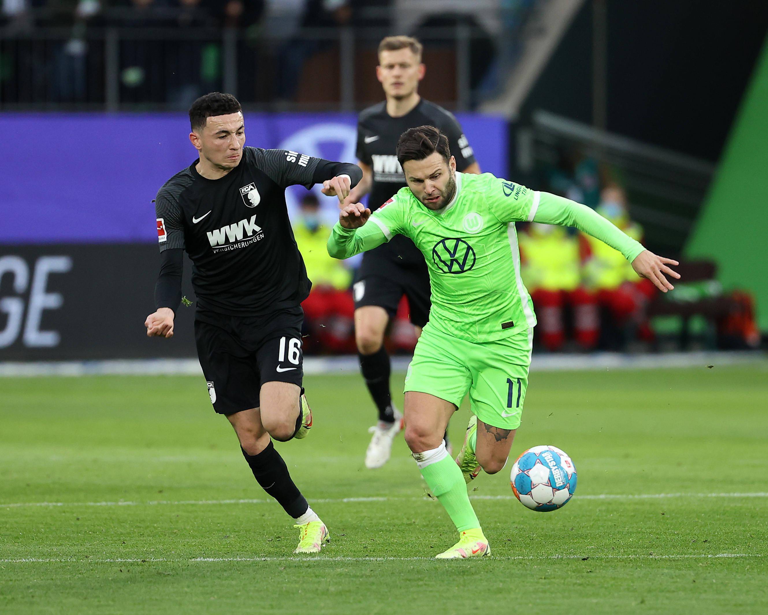 关于弗赖堡客场爆冷负于斯图加特，保级形势堪忧的信息