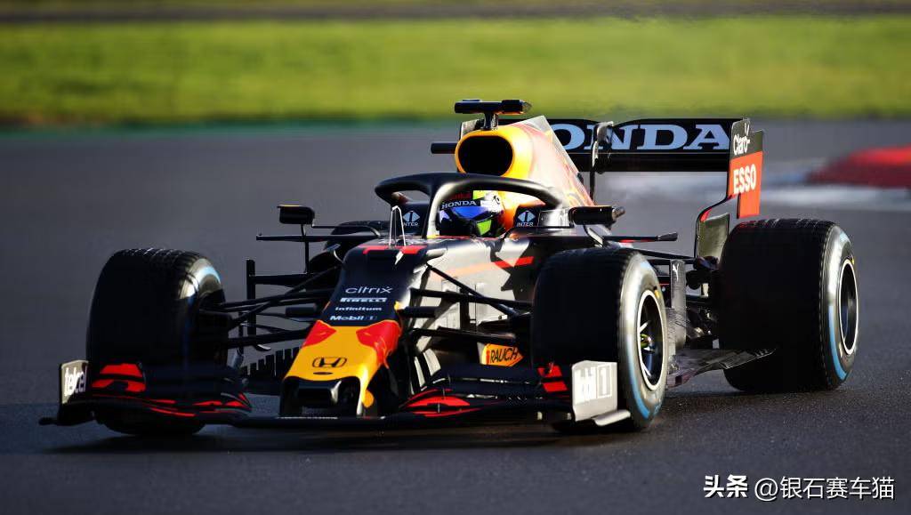 红牛二队鏖战哈斯车队，佩雷兹关键制胜的简单介绍