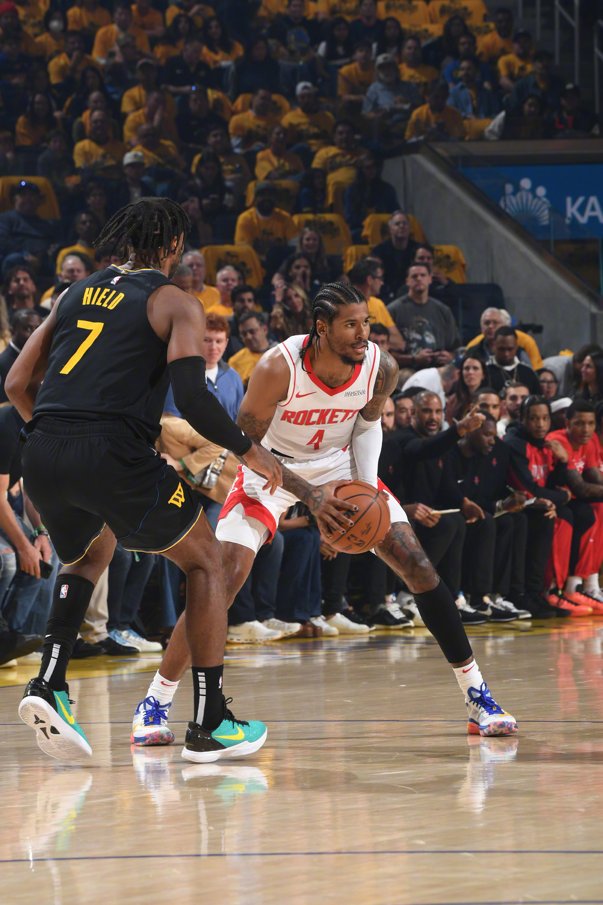 关于76人横扫尼克斯，范弗利特状态火热的信息